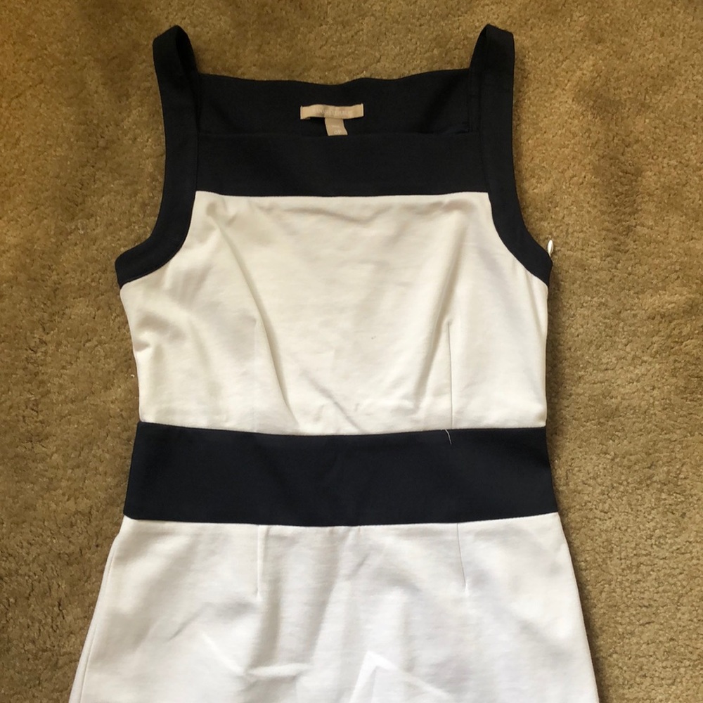 NWT White & Navy Banana Republic Dress. Size 0P. - Picture 2 of 4
